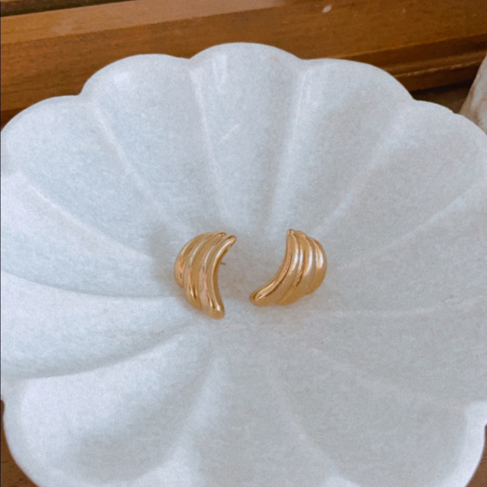 Vintage Retro Gold Earrings